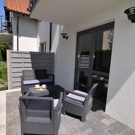 Piaskowy 2 Проживание в семье Янтар