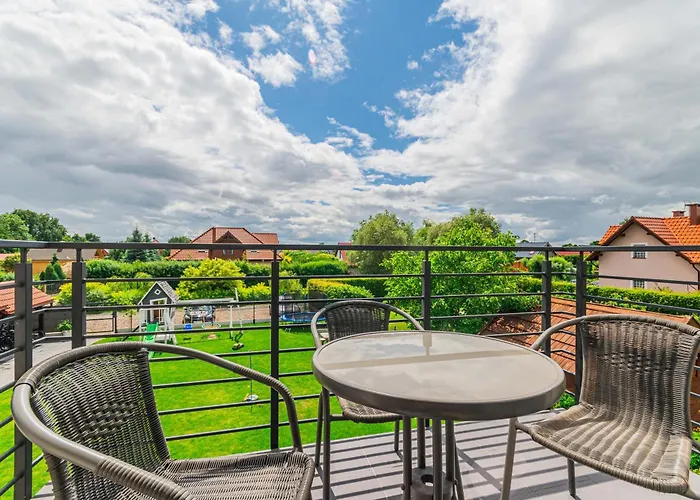 Piaskowy 2 Проживание в семье Янтар