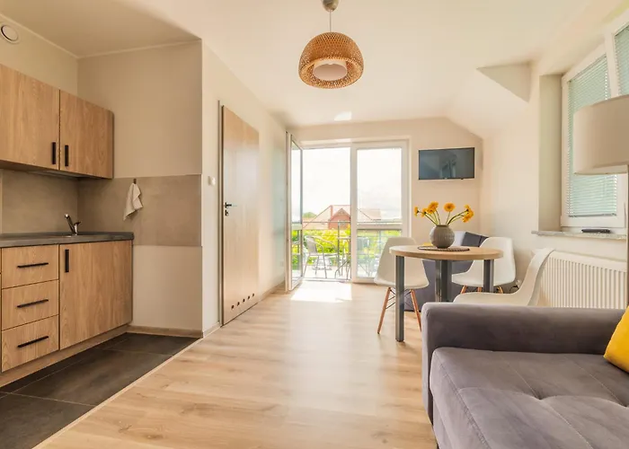 Piaskowy 2 Проживание в семье Янтар